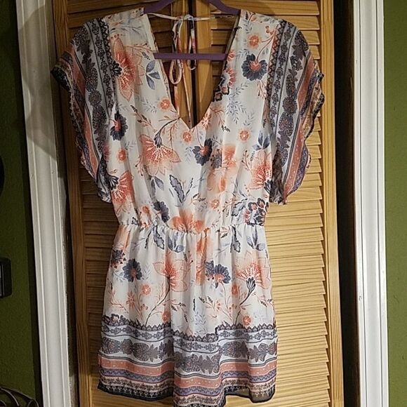 Crystal Sky sz.S pink/blue floral Romper - Picture 8 of 8